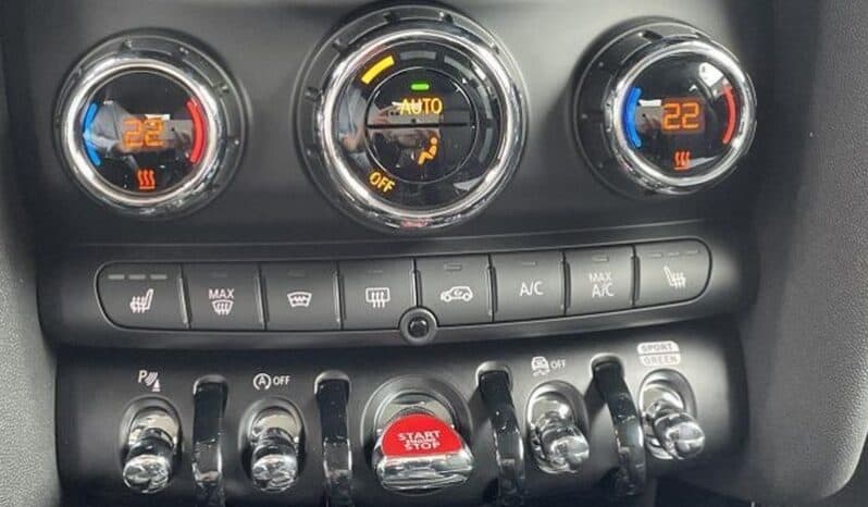 
								Mini Cooper 3T. ClassicTrim DrivAss.ParkAss. LED Navi full									