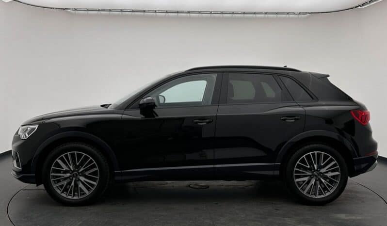 
								Audi Q3 35 TFSI advanced +ACC+KEYLESS+LED-SW+AHK+STHZ full									