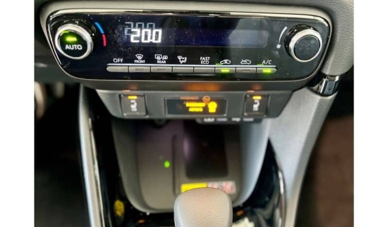 
								Toyota Yaris Hybrid Team LED Apple CarPlay full									