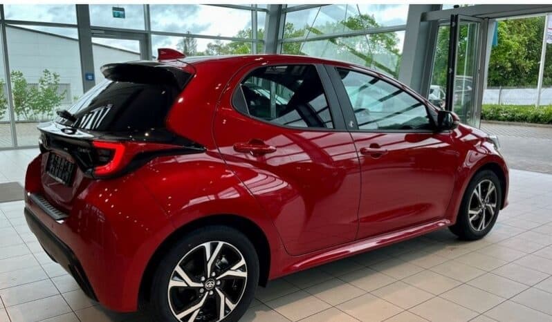 
								Toyota Yaris Hybrid Team LED Apple CarPlay full									