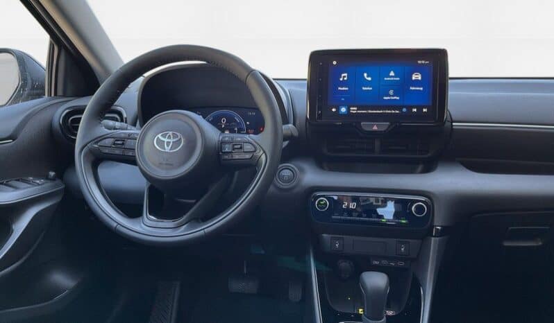 
								Toyota Yaris HYBRID Team D +Comfort full									