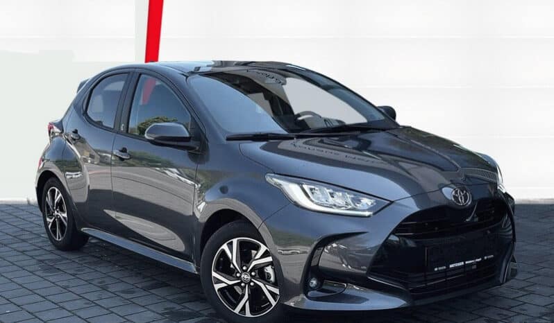 
								Toyota Yaris HYBRID Team D +Comfort full									